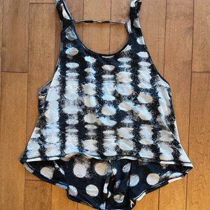 Lululemon flowy top